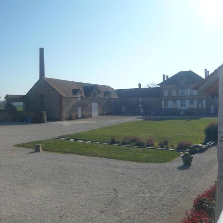 Villa La Ferme De Presles Menainville Esterno foto