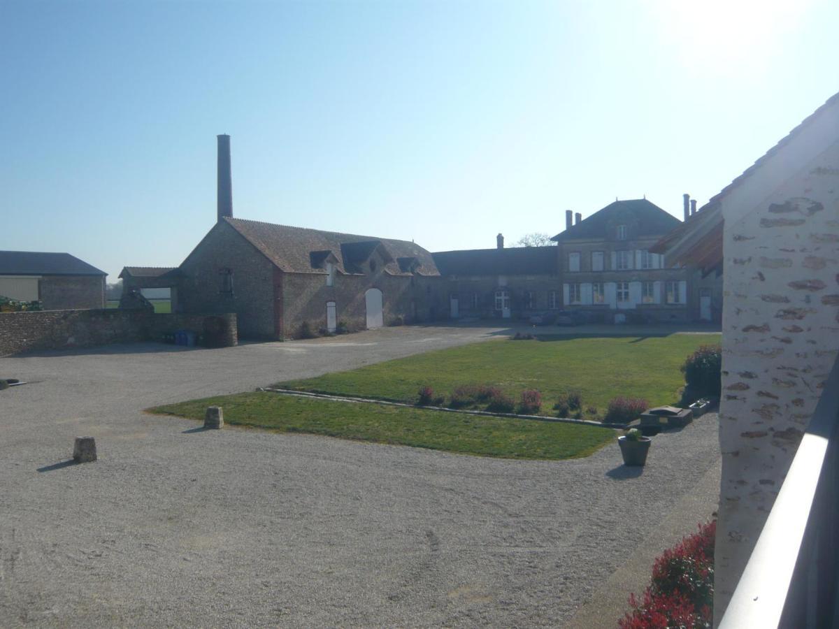 Villa La Ferme De Presles Menainville Esterno foto