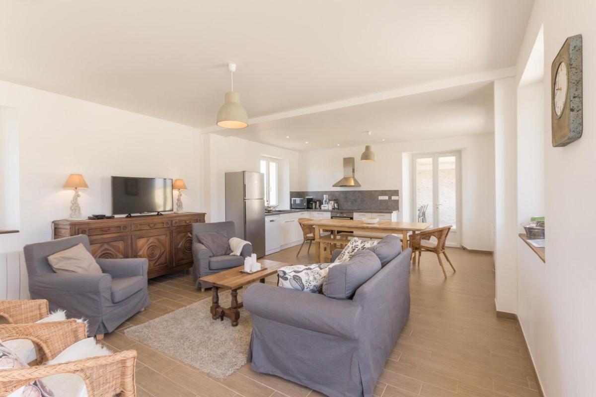 Villa La Ferme De Presles Menainville Esterno foto